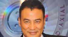 Persoana care l-a înjunghiat pe Simon Yam este schizofrenică. Cum se simte actorul acum