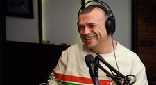 Tataee de la B.U.G. Mafia, fericit că în Spania poate fuma „iarbă” în voie. „Sunt consumator legal”