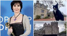 Acum locuiește într-un castel, înconjurată de pisici. În anii '90, cântăreața Enya cucerea topurile muzicale cu hitul „Orinoco Flow”