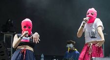 Un activist afiliat trupei Pussy Riot, spitalizat sub suspiciunea de otrăvire. Ce legătură ar avea Vladimir Putin cu incidentul