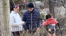 Și-ar putea da în leagăn strănepoții, dar o face cu propriul copil! Robert De Niro, tată în acțiune la 82 de ani: „Copil de 3 ani la 82 de ani? E normal?”