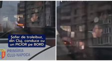 Scenă incredibilă la Cluj. Un șofer de troleibuz a fost filmat în timp ce conducea cu un picior pe bord. Cum se pedepsește această abatere