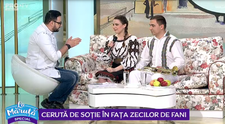 VIDEO Cerută de soție în fața zecilor de fani
