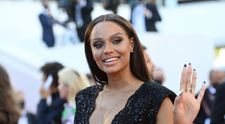 Miss Franța 2017, într-o rochie transparentă și fără lenjerie intimă pe covorul roșu la Cannes 2021