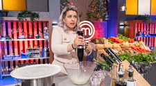 Masterchef, 16 septembrie. Ioana Popoviciu a venit în fața chefilor cu frigărui și o ghicitoare: ”Când Prometeu a furat focul...” Și-a făcut cruce când a auzit comentariile chefilor