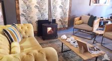 (P) Soba pe lemne este soluția idilică de încălzire pentru cabanele și casele de vacanță