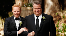 Unul dintre protagoniștii spumosului cuplu de gay din ”Modern Family” s-a căsătorit! Cum arată mireasa lui