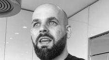 Mesajul postat de soția lui NOSFE, după ce artistul de la Șatra Benz a murit