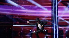 Românii au talent, 13 februarie 2026. Baba Jackson, cunoscut ca „Michael Jackson de India”, autorul unuia dintre cele mai uluitoare momente din toate sezoanele. A ridicat întreaga sală în picioare și i-a lăsat pe jurați fără cuvinte: „Ne-ai spart capul. Momentul tău este preferatul meu din cele 16 sezoane”