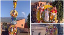 „Turnul groazei” din Sicilia: copii suspendați la 15 metri înălțime pentru o tradiție religioasă. Internauții, scandalizați: 