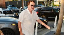 Quentin Tarantino a făcut bani de mic, dar a jurat să nu-i dea mamei niciun cent. Care e motivul