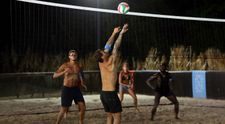Tigrii vs Vulturii. Cine câștigă jocul de volei