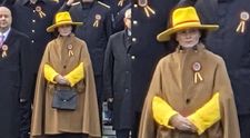 Cine este femeia cu pălărie galbenă și adidași Prada din tribuna oficială, care a atras toată atenția la Parada de 1 Decembrie