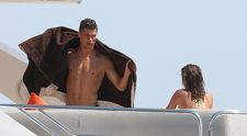 Cristiano Ronaldo se ține de glume! Fotbalistul și-a aruncat iubita de pe iaht