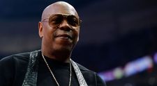 VIDEO. Comediantul Dave Chappelle a fost atacat pe scenă