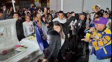 Momentul scandalos când o văduvă face twerk lângă sicriul soțului ei decedat. Cum au reacționat participanții la înmormântare