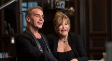 Jocelyn Wildenstein a ajuns de nerecunoscut. Cea poreclită ”femeia-pisică” are un partener cu 27 de ani mai tânăr