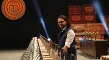 Papioane umplute cu boabe de cafea reale, cu paiete stralucitoare sau cu lichide colorate pentru Chef Florin Dumitrescu