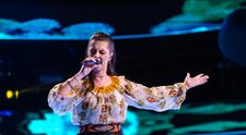 Vocea României 2024, 18 octombrie. Mădălina Deaconeasa a purtat o ie veche de 60 de ani, iar vocea ei i-a dus pe antrenori cu gândul la Loredana: „Curajoasă alegerea!”