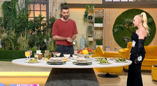 Ce alimente să consumăm când e foarte cald afară, pentru siluetă și pentru sănătate! Carmen Barcan ne spune ce alimente ajută la hidratare