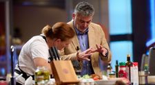 Proba eliminatorie: Concurenții MasterChef trebuie să prepare cel mai gustos și arătos burger