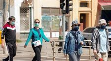 Masca ar putea deveni obligatorie în București