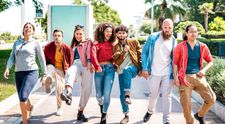 Oamenii ”gândesc ca adolescenții” până la 32 de ani - arată un studiu nou. Ce se întâmplă după această vârstă și când începe bătrânețea