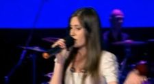 VIDEO. Femeia in fata careia Smiley s-a declarat pierdut... si a luat-o in echipa sa la 