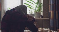 Un băiat de 17 ani a apelat Telefonului Copilului și a spus că vrea să se sinucidă. Toate detaliile despre intervenția care a urmat pentru a-l salva