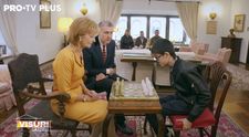 Dragoș Bucur, surpriză regală pentru familia Furdui. Raul i-a oferit Majestății Sale Margareta o lecție memorabilă de șah