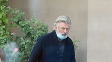 Alec Baldwin, acuzat de neglijență după ce a omorât o persoană pe platourile de filmare! Cine a depus plângere