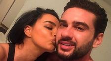 Dorian Popa se iubește cu o femeie mai mare decât el! Partenera cântărețului este foarte sexy
