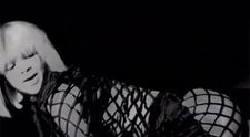 FOTO & VIDEO. In ajun de Craciun, Rihanna a lansat un clip nou, intesat cu aluzii sexuale. Aproape 3.000.000 de oameni l-au vazut deja