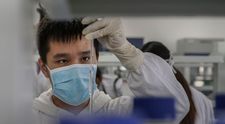 Chinezii promit că vor vinde vaccinul anti-coronavirus la un preț rezonabil întregii lumii