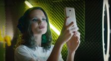 Cine ești tu dincolo de Instagram? Totul despre campania care deschide ochii tinerilor dependenți de social media