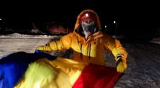 Tibi Useriu, cel care a castigat pentru a doua oara cursa de la Cercul Polar de Nord, premiat de autoritati