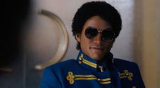 Scor dezastruos și reacții furioase: filmul despre Michael Jackson, acuzat că transformă totul într-o poveste falsă: „Spălare rușinoasă a imaginii”