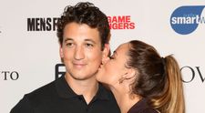 Putini cred ca iubita lui e atat de sexy. Ipostazele provocatoare in care pozeaza iubita lui Miles Teller