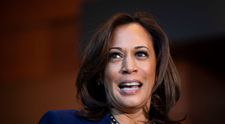 Kamala Harris, debut pe coperta revistei Vogue! Imaginile cu vicepreședintele american au creat controverse pe Internet