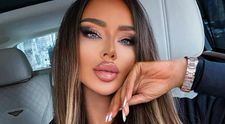 Bianca Drăgușanu a apărut îmbrăcată provocator, pe rețelele de socializare. Vedeta a purtat o bluză transparentă și a lăsat totul la vedere