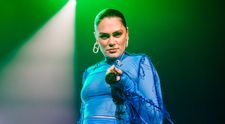 Jessie J a anunțat că a fost diagnosticată cu cancer mamar: „O să dispar o vreme”