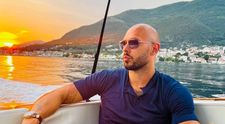 Cine este Andrew Tate, vedetă TikTok care promovează conținut violent și misogin?