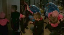 Si-a luat fratele mai mare de mana si au intrat intr-o camera intunecata. Ce s-a intamplat acolo l-a facut pe sa planga