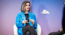 O tânără a început o afacere în propriul dormitor, cu doar 600 de lei, iar acum este multimilionară. Ce idee de business a avut