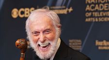 Legenda de la Hollywood care a ajuns la 100 de ani! Povestea incredibilă a lui Dick Van Dyke, omul care sfidează timpul: soția cu 46 de ani mai tânără e secretul vitalității lui uimitoare