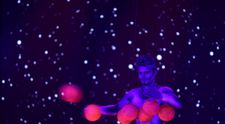 Românii au talent 2022: Show spectaculos cu lumini și jonglerii pus în scenă de Victor Moiseev