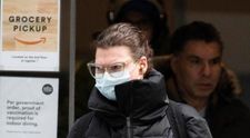 Refuza să-și mai arate fața în public și zicea că e “desfigurată pe viață”.  Cum arată vedeta după ce medicii au reușit să îi repare chipul