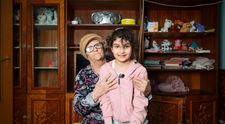 Visuri la Cheie, 22 aprilie. Povestea uimitoare de viață a Alexandrinei, femeia care a devenit mamă pentru a treia oară la aproape 70 de ani, după ce fiica ei a căzut pradă drogurilor: „Nu puteam să dorm noaptea...”