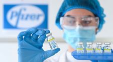 Marea Britanie, prima țară din lume care aprobă vaccinarea populației împotriva coronavirus
