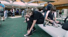 De ce ne descălțăm la punctele de securitate din aeroport? Totul a pornit de la o poveste surprinzătoare
